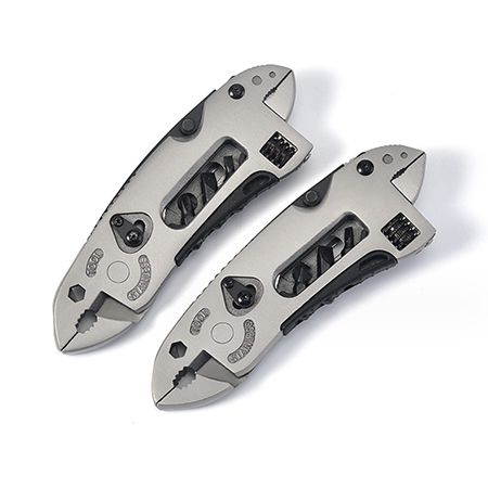 Outdoor Multi-Function Pliers - Image 4