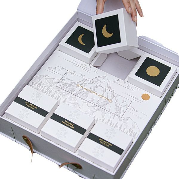 Magnetic Lid Gift Box with Handle - Image 3