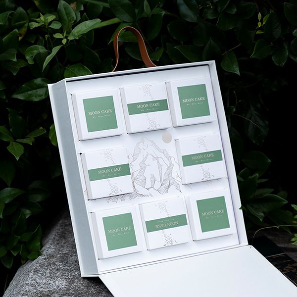 Magnetic Lid Gift Box with Handle - Image 4