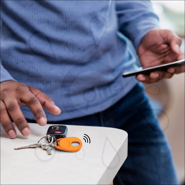 Momax Pinguard Find My Locator Tracker with Anti-Spy Camera Detector - Image 5