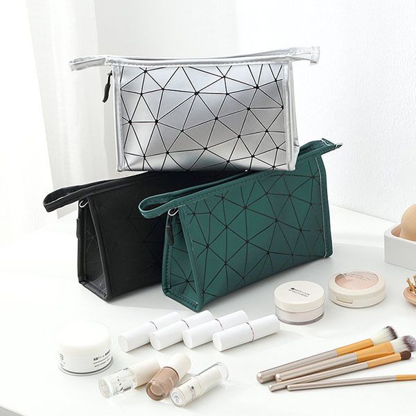 Diamond Pattern PU Cosmetic Bag - Image 2