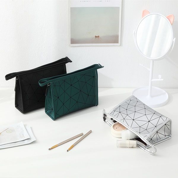 Diamond Pattern PU Cosmetic Bag - Image 3