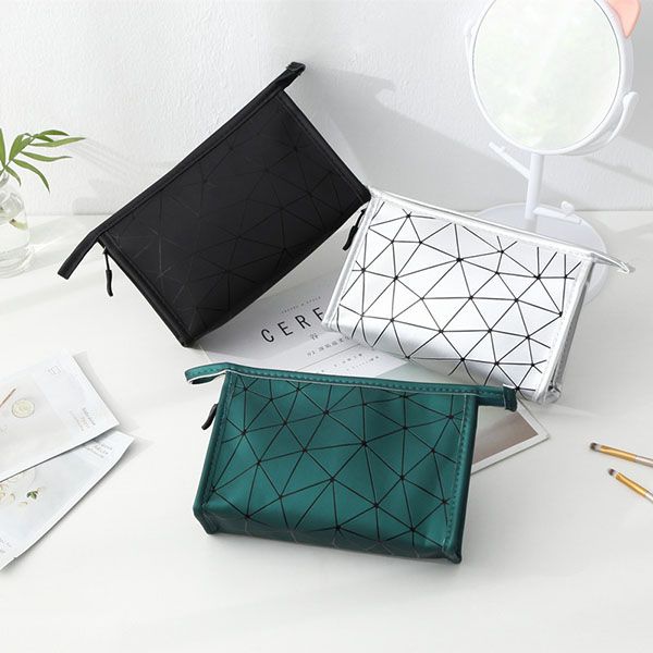 Diamond Pattern PU Cosmetic Bag - Image 4