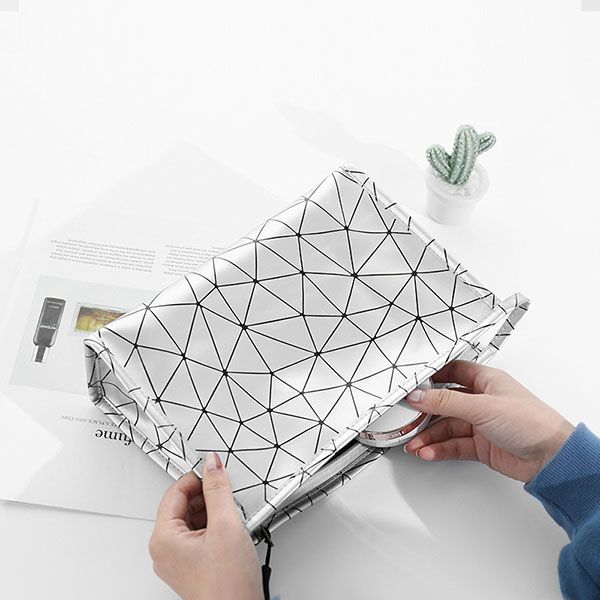 Diamond Pattern PU Cosmetic Bag - Image 7