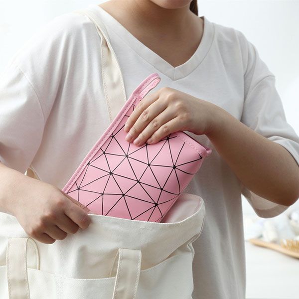 Diamond Pattern PU Cosmetic Bag - Image 9