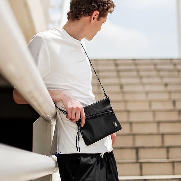 Chic Crossbody Bag - Image 3