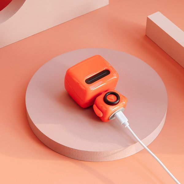 Robot-Shaped Speaker - Image 5