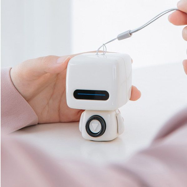 Robot-Shaped Speaker - Image 6